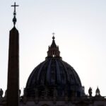 Così lo scandalo dei “chierichetti del Papa” è arrivato ai piani alti della Santa Sede. L’estratto del libro-inchiesta”Vizio Capitale”